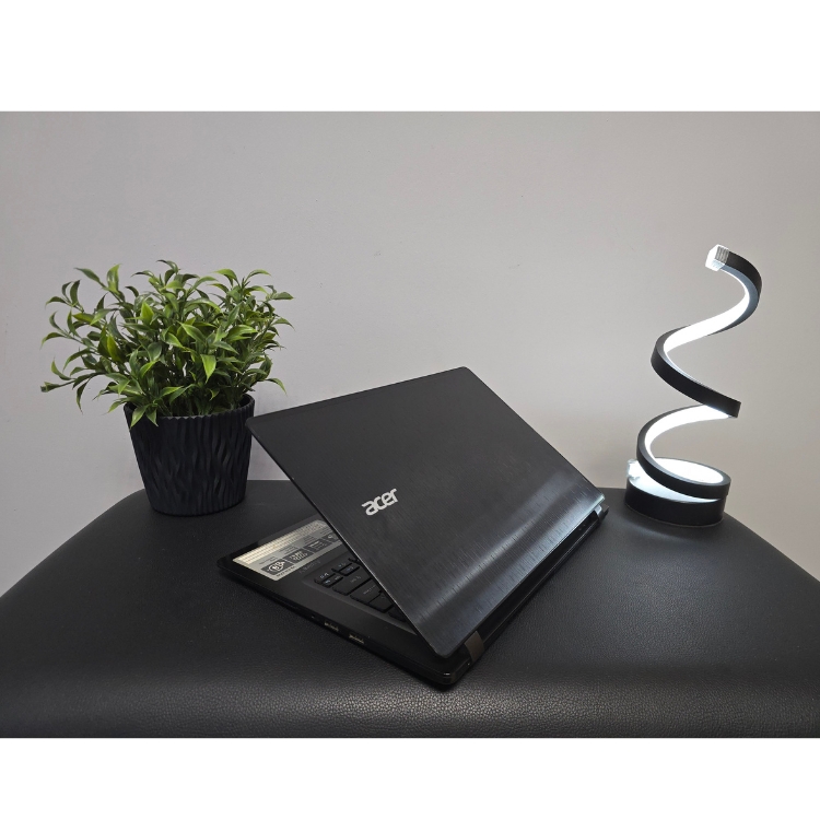 ASPIRE V3 - 372 - 57VO_2.jpg